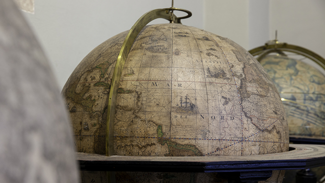 Preserving unique 17th and 18th century globes (VU Library)