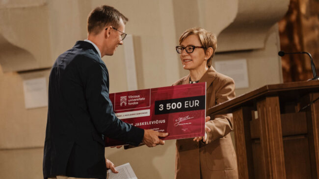 Įteikta prof. Jono Kazlausko vardo premija, paskelbta apie filantropinio subfondo dvigubinimą